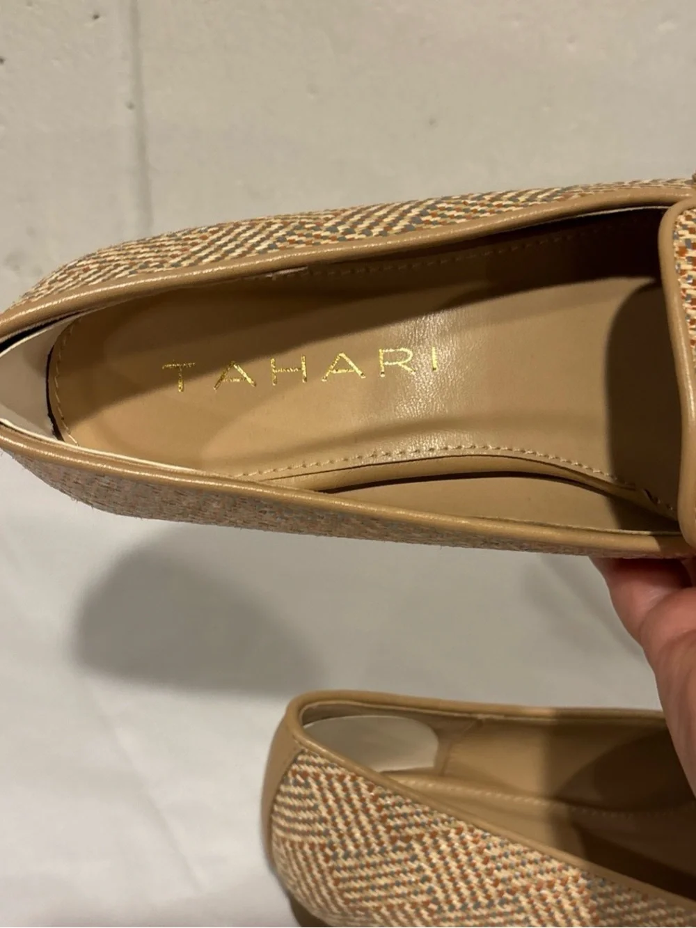 Tahari Royal women’s loafer flats apricot vegan leather slip ons size 6.5